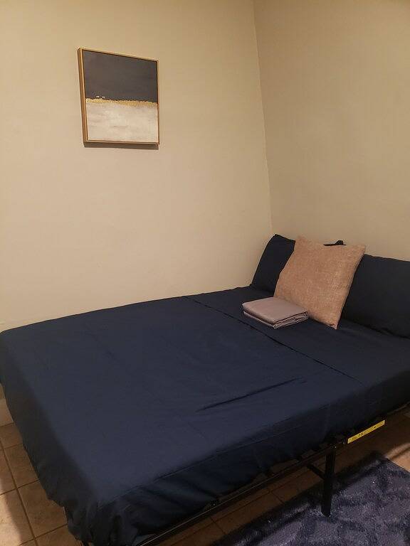 Ganze Wohnung, The Walk-Up Flat at Silver Lake New Top Fl Apt in Providence, Providence County