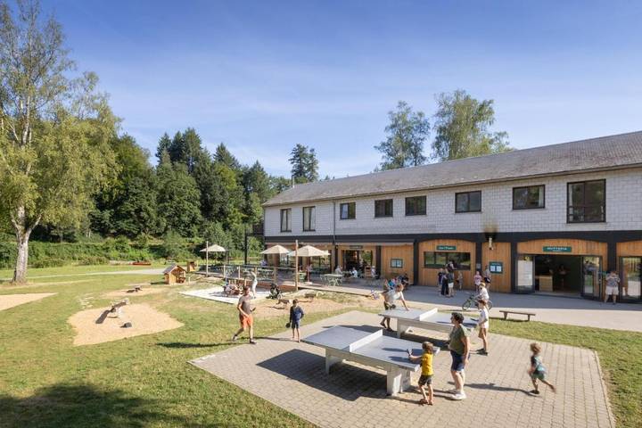 Camping pour 5 personnes, avec piscine ainsi que bassin pour enfant et terrasse, animaux acceptés dans Ardennes (Belgique) - 4