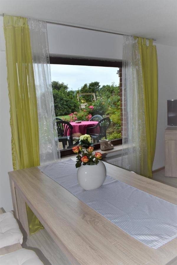 Ferienwohnung für 5 Personen, mit Balkon und Terrasse sowie Garten und Ausblick in Bad Münder - 4
