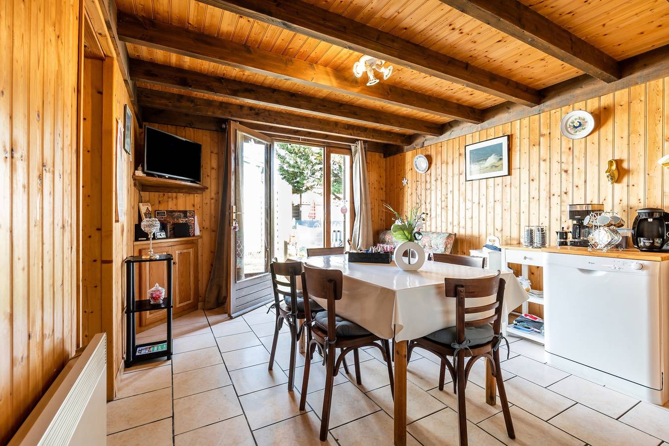 "Villa Cote Atlantique" avec terrasse privée et Wi-Fi in Soulac-sur-Mer, Parc naturel régional du Médoc