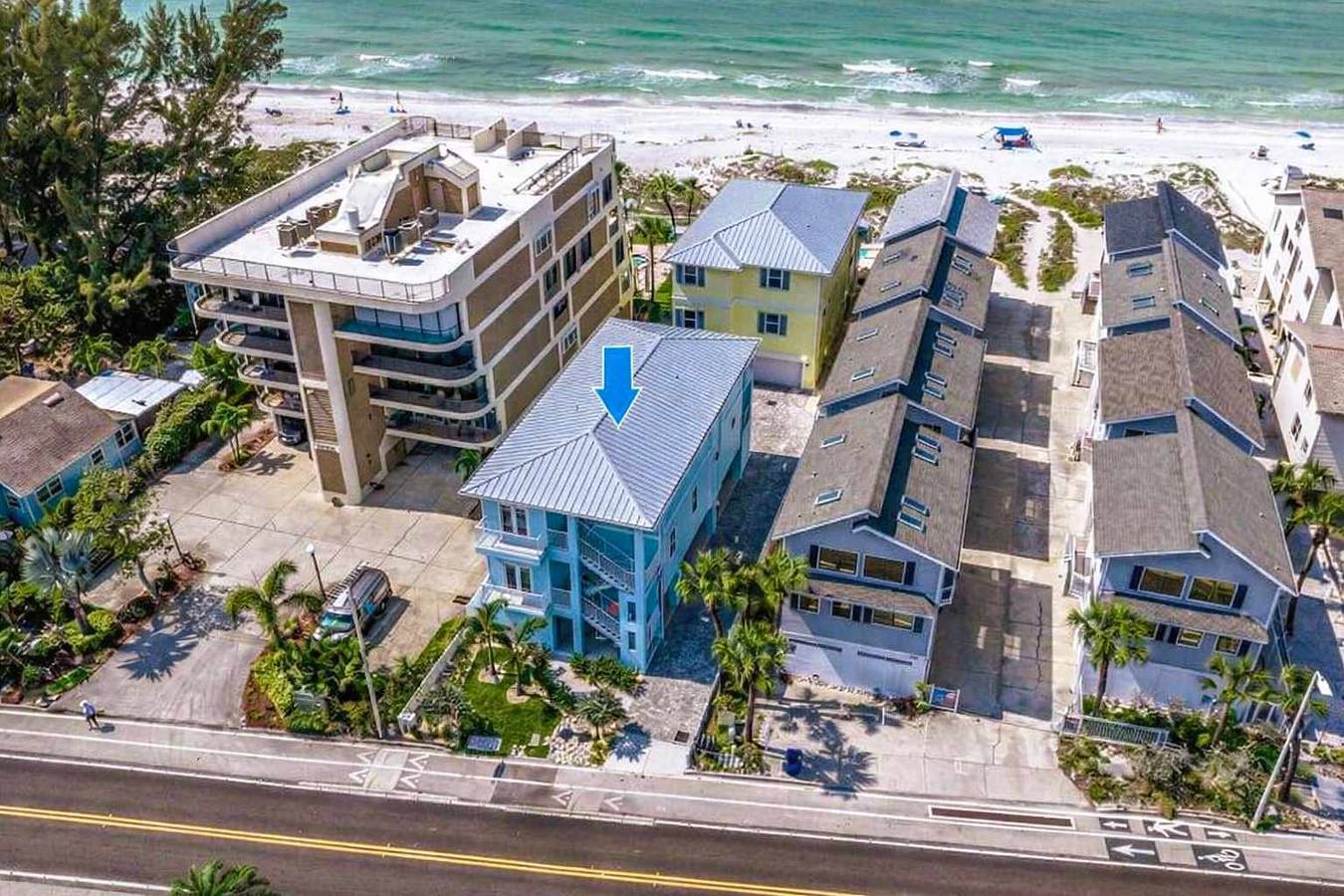Hel leilighet, 4B Balcony Beachfront access to Indian Rocks Beach in Indian Shores, Pinellas County