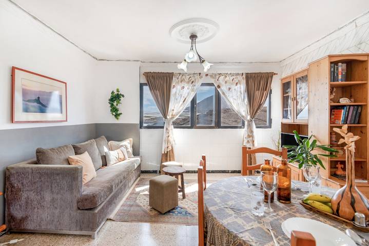 Hel lägenhet, Holiday Apartment 'Siempreviva' with Shared Pool and Wi-Fi in Gáldar, Norra Gran Canaria