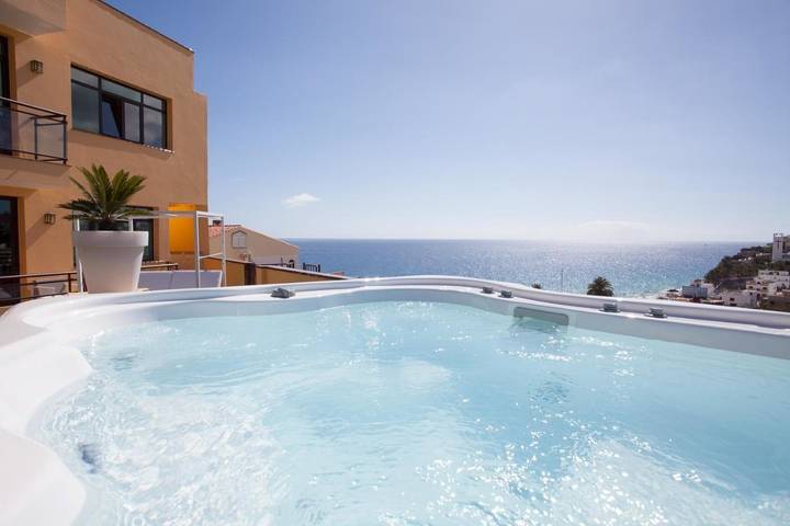 Appart’hôtel pour 3 personnes, avec Balcon et Terrasse ainsi que Jacuzzi et Jardin dans Morro del Jable