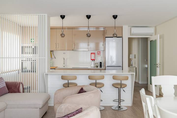Entire apartment, Apartment 'Surf and Chill House' with Mountain View, Wi-Fi and Air Conditioning in Darque, Viana do Castelo District