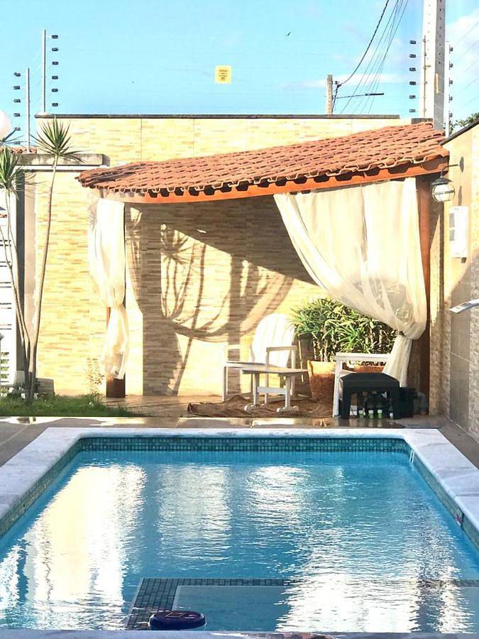 Casas e apartamentos de temporada para 14 pessoas, com piscina e jardim em Barreirinhas