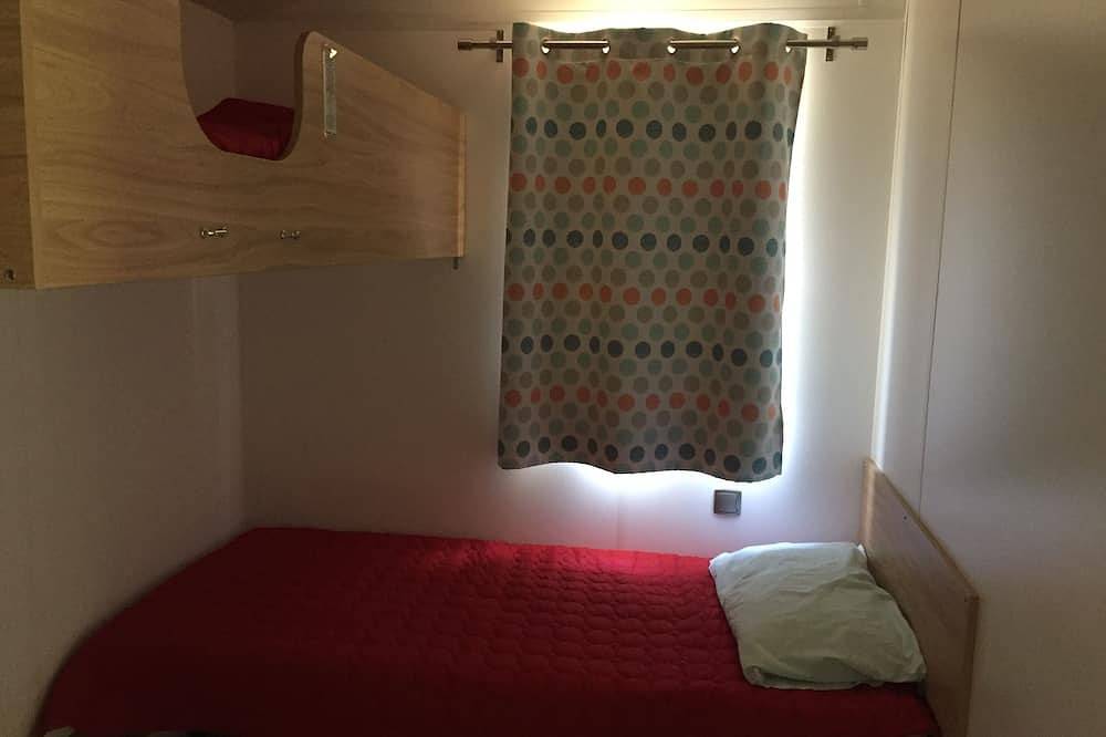 Location mobil home/chalet dans joli camping familial in Berrias-et-Casteljau, Parc national des Cévennes