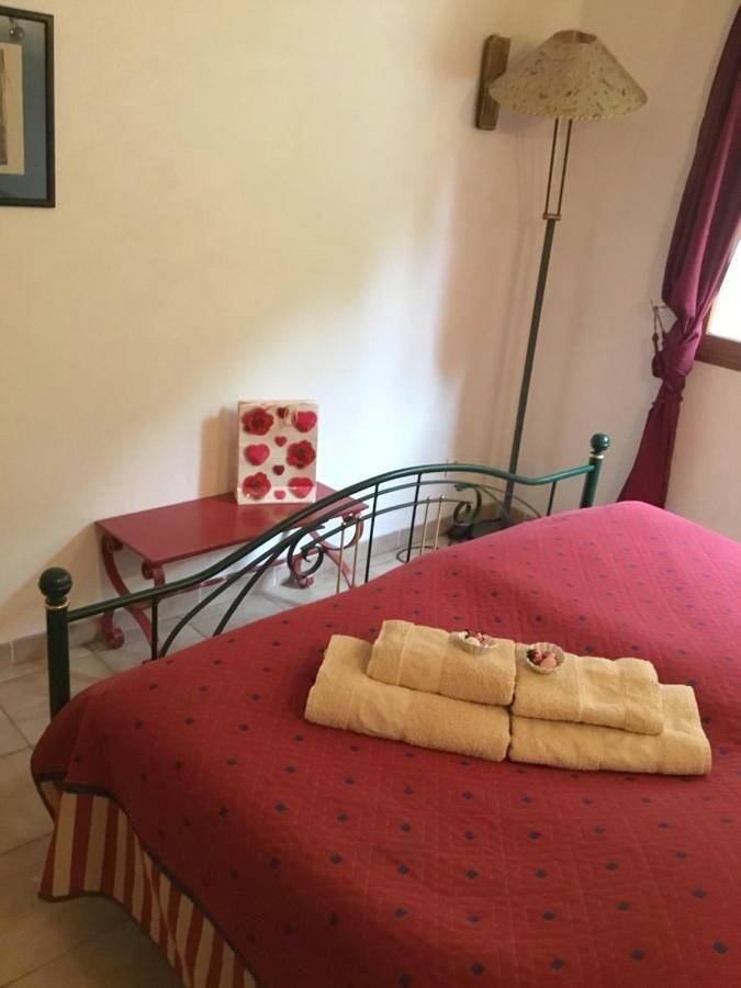 Location de vacances pour 2 personnes, avec jardin ainsi que piscine et vue, adapté aux familles à Paraza - 2