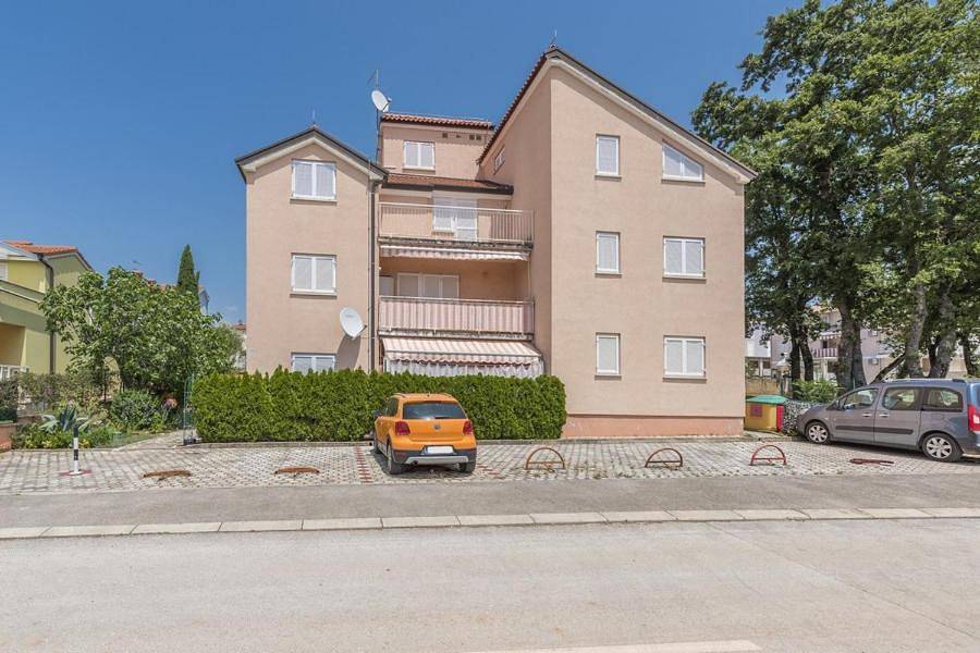 Ganze Wohnung, Schöne Wohnung für 6 Personen mit Terrasse in Karigador, Općina Brtonigla