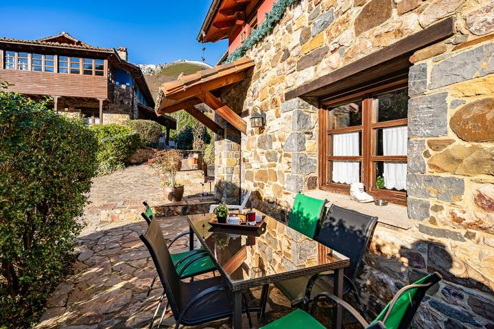 Casa rural para 6 personas, con jacuzzi y jardín, Familias con niños en Quirós