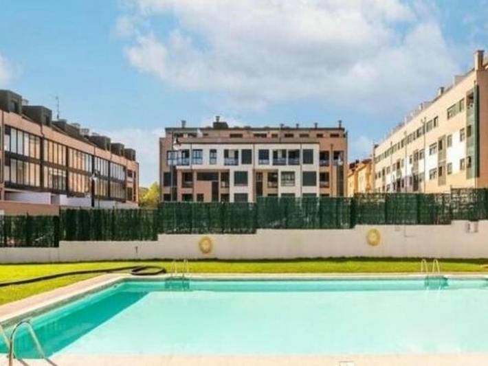 Apartamento para 4 personas, con jardín además de piscina y terraza en Posada de Llanes