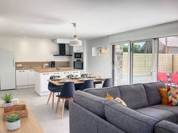 Gîte pour 6 personnes, avec terrasse et jardin à La Fresnais