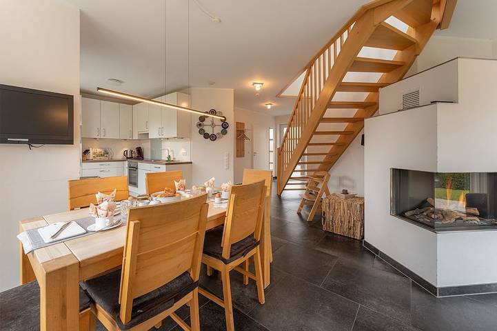 Ferienhaus für 6 Personen, mit Pool und Balkon sowie Garten am Jadebusen