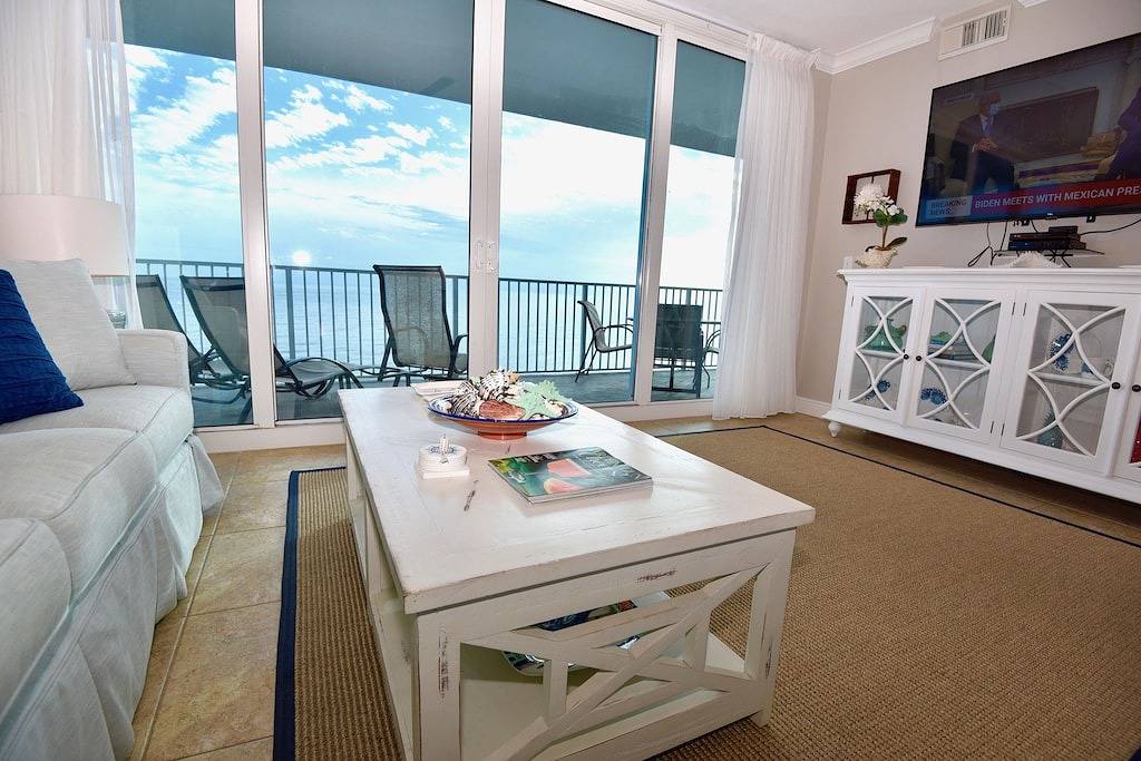 Entire apartment, San Carlos 1201 ~ Stunning beach front condo ~ Corner Balcony in Gulf Shores, Mobile Bay