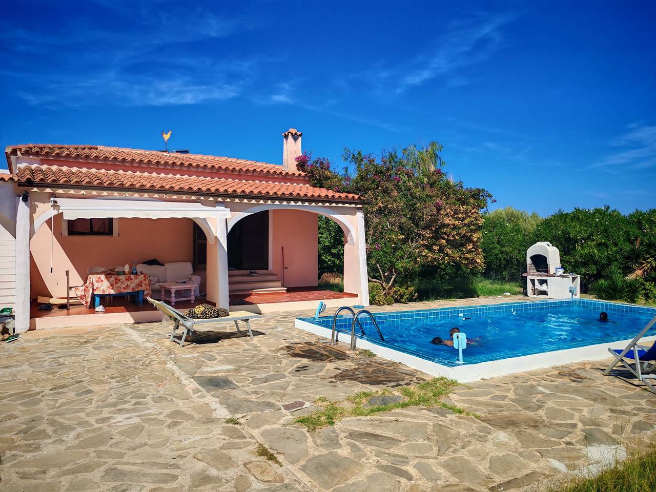Villa Rosa with Spacious Garden and Pool in Costa Smeralda