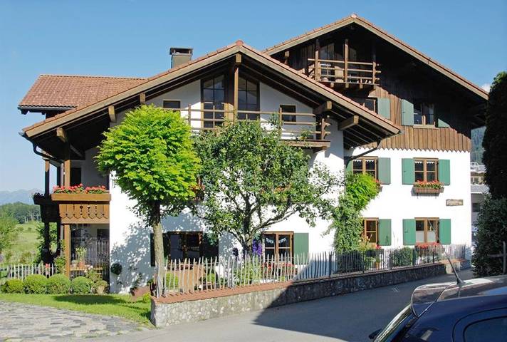 Ferienwohnung für 4 Personen, mit Balkon und Whirlpool sowie Garten und Pool in Bad Hindelang - 3