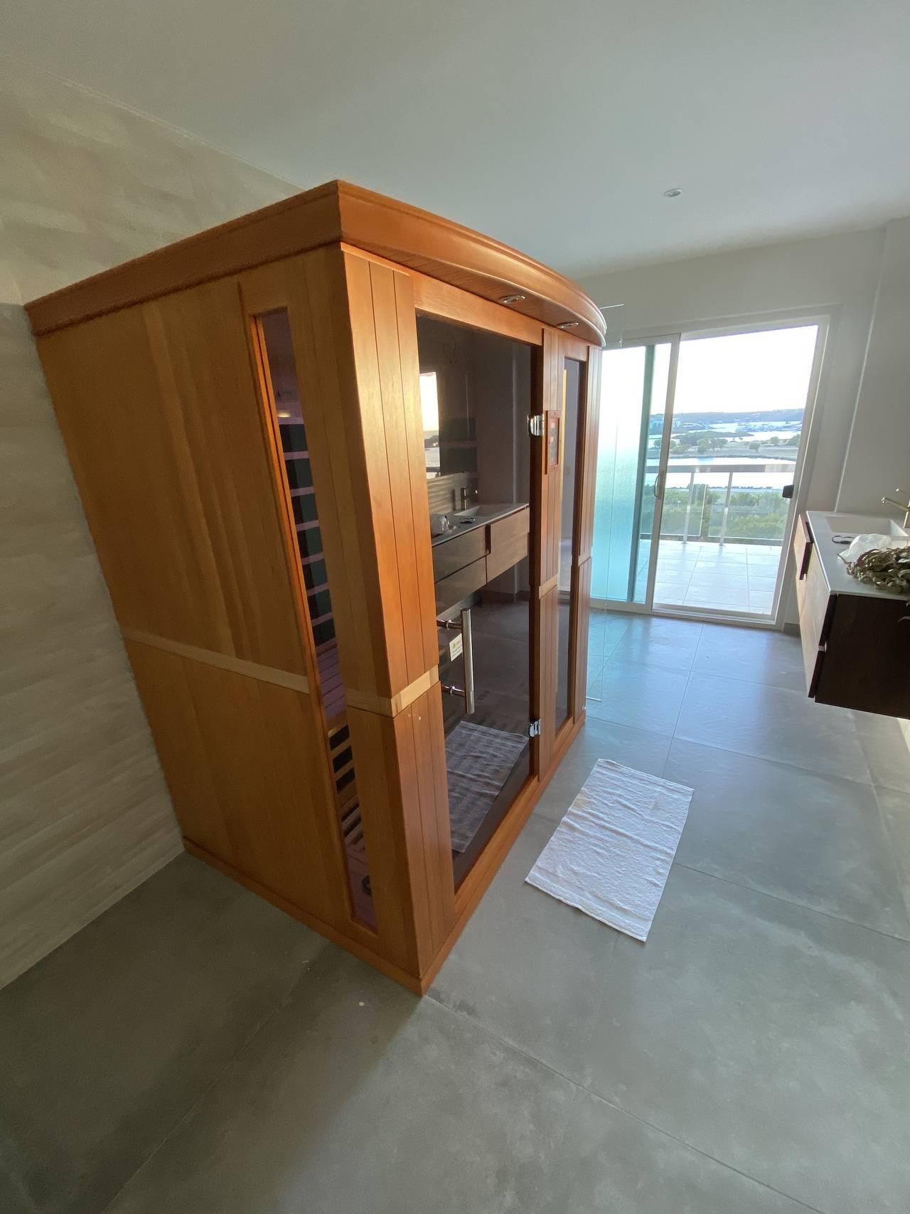 Entire holiday apartment, Designer Condo - Sleeps 6 with Sauna in Sint Maarten, Saint Martin