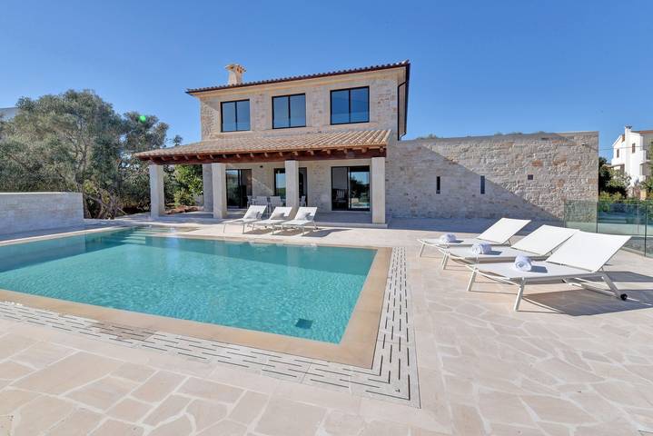 Ferienhaus für 6 Personen, mit Meerblick und Balkon sowie Garten und Pool in Portocolom