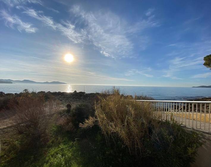 Gîte pour 4 personnes, avec Terrasse et Vue dans Port de Saint-Jean