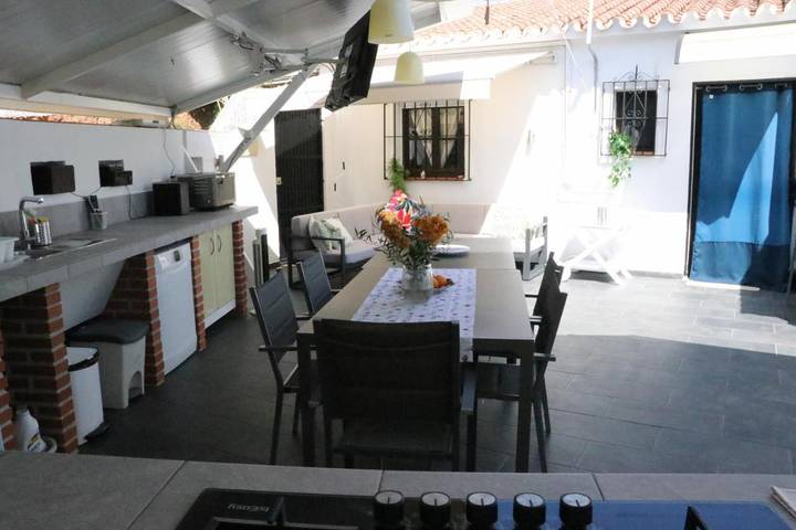 Chalet para 6 personas, con piscina además de jardín y vistas en Axarquía - 2