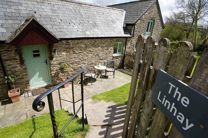 Glamping for 2 people, with garden, with pets in Exmoor