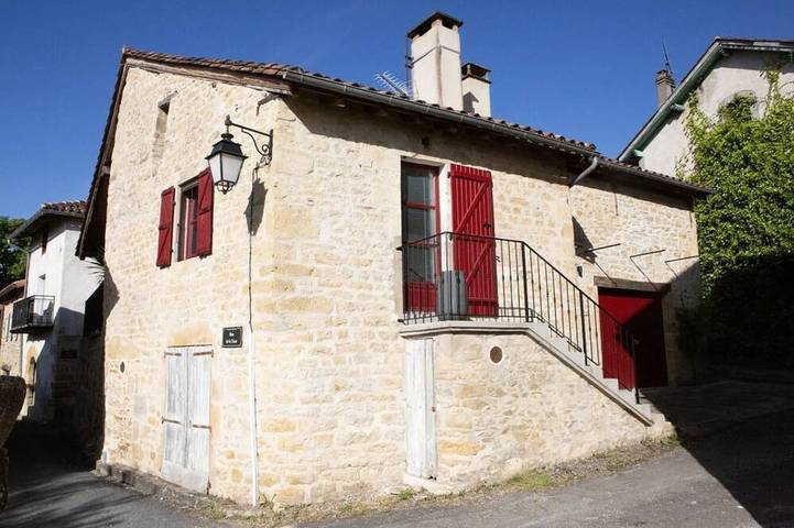 Location de vacances pour 6 personnes, avec jardin à Saint-Jean-Lespinasse