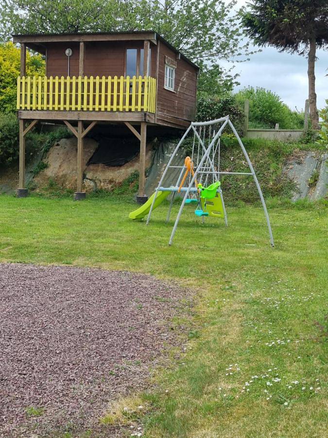 Location de vacances pour 8 personnes, avec vue et jardin, animaux acceptés à Millières - 3
