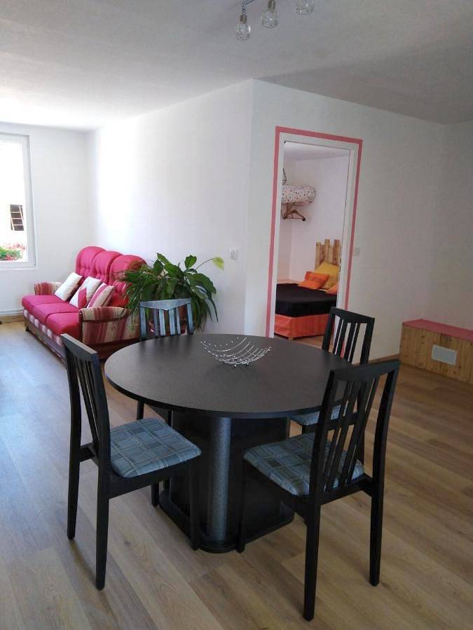 Gîte pour 4 personnes, avec vue et jardin, animaux acceptés dans Onjon