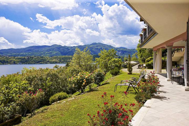 Ferienwohnung für 5 Personen, mit Terrasse und Garten sowie Seeblick und Ausblick im Piemont - 2