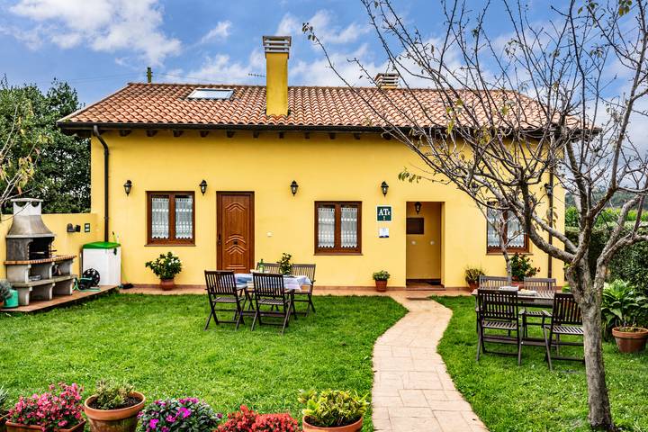 Chalet para 3 personas, con jardín, Se admiten mascotas en Asturias - 2