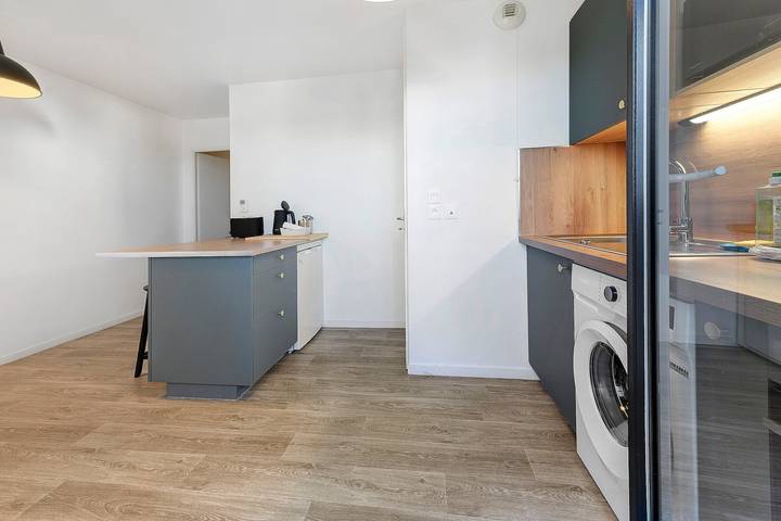 Entire apartment, 'Gwened'Home' Apartment with Terrace & Parking - Near Vannes City Center in Vannes, Côte des Mégalithes