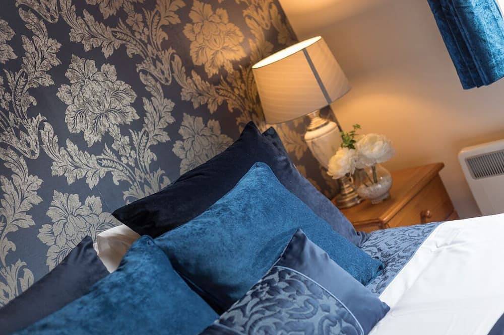 Town Square Townhouse - Best Location in Eyre Square, Galway