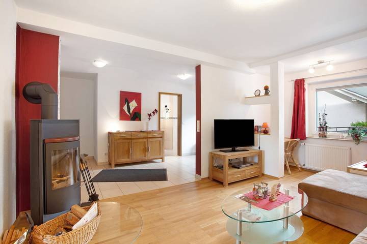 Ganze Wohnung, Ferienwohnung Königshof 3" mit Gemeinschaftsgarten, Balkon, Wi-Fi und Meinecardplus Gästekarte in Usseln, Willingen