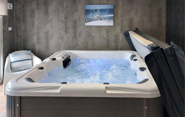 Location de vacances pour 8 personnes, avec jardin ainsi que jacuzzi et terrasse dans Plage de Tréompan - 4