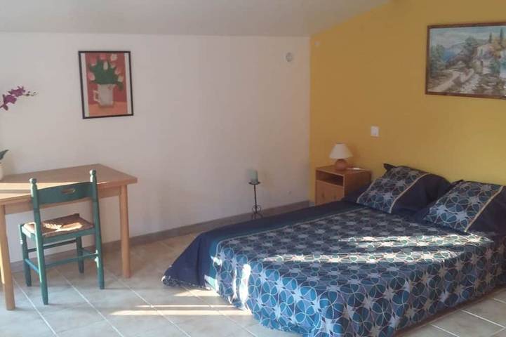 Gîte pour 5 personnes, avec jardin et piscine à Vire-sur-Lot - 2