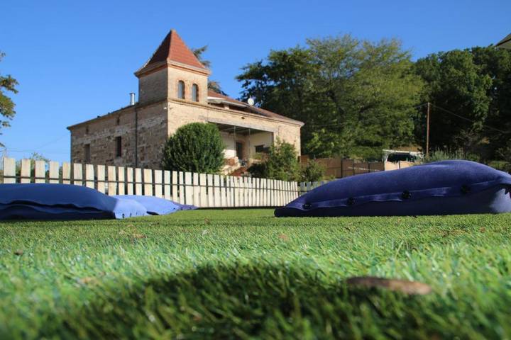 Location de vacances pour 6 personnes, avec Balcon et Jacuzzi ainsi que Terrasse et Jardin à Molières