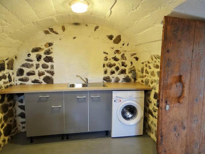 Location de vacances pour 8 personnes, avec terrasse ainsi que jardin et vue à Saint-Pierre-Roche - 2