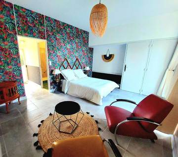 Cottage pour 2 personnes, avec piscine et vue ainsi que jardin et terrasse à Peyriac-Minervois
