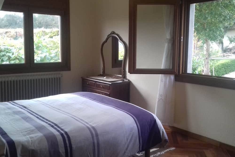 Villa with Pool in the Ribeira Sacra in Pantón, Lugo Province