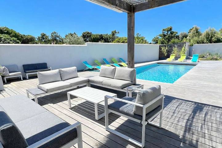 Location de vacances pour 10 personnes, avec jardin dans Plage des Grenettes