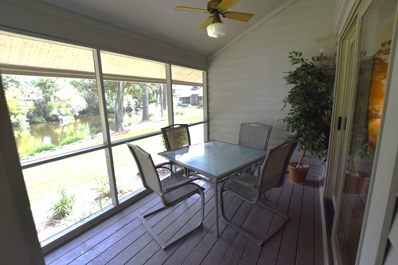 Cuartos de bergantín 206 in Coligny Beach, Shipyard Plantation