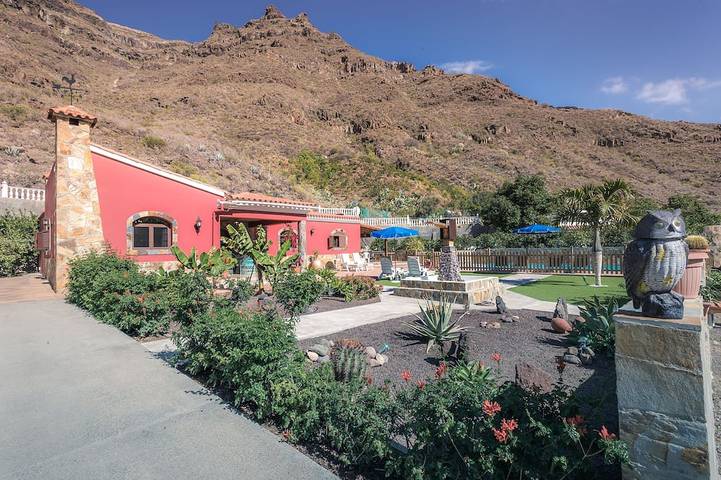 Villa for 10 people, with garden in Mogán