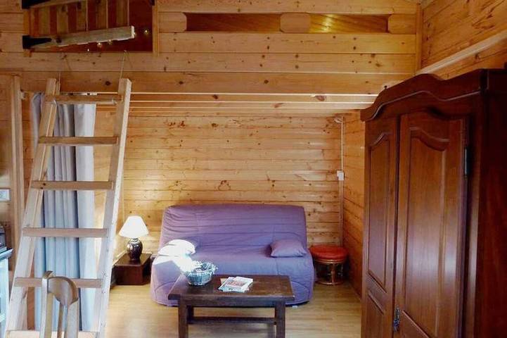 Gîte pour 2 personnes, avec terrasse et jardin dans Montsenelle - 3