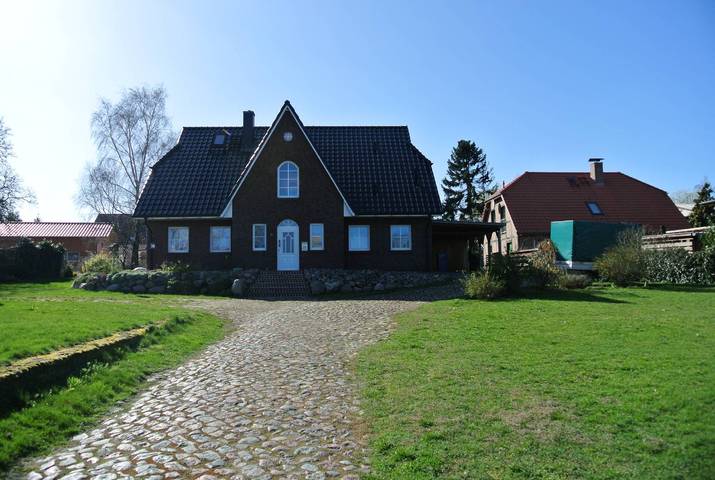 Ferienwohnung für 5 Personen, mit Garten und Sauna, mit Haustier in Kröslin