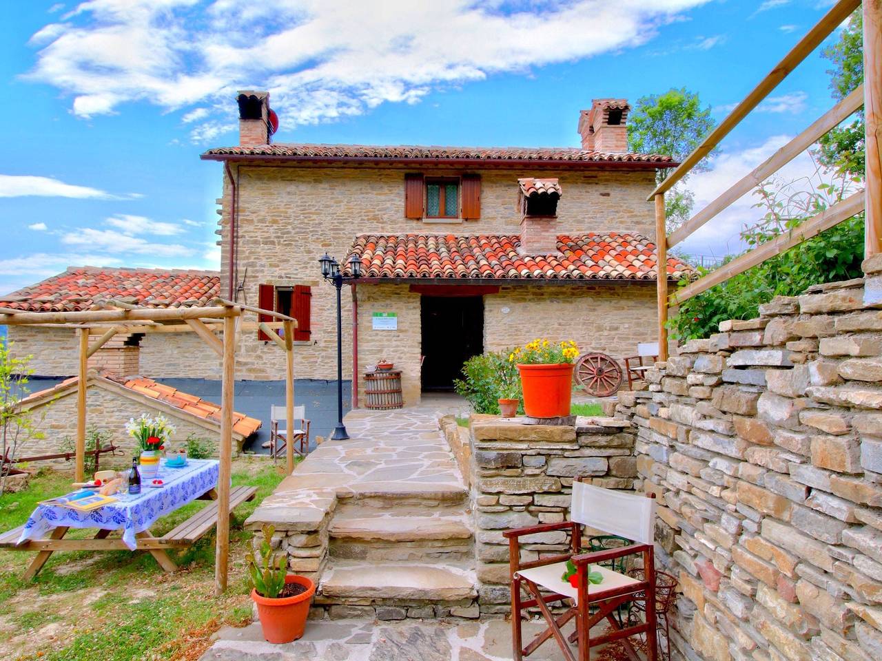 Casale nelle Marche con piscina e vista in Mercatello sul Metauro, Valle del Metauro