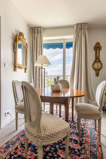 Vacation Rental for 4 Guests in Eiffel Tower, Paris, Picture 4