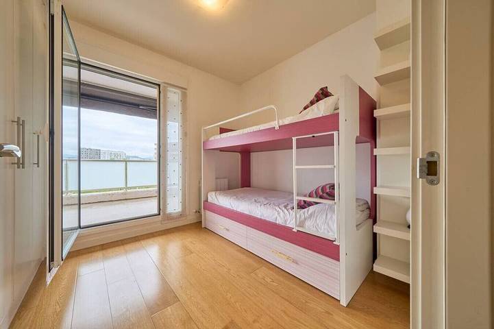 Ganze Wohnung, Family Retreat with Views, Terrace & Parking in Vitoria-Gasteiz, Cordillera Cantábrica