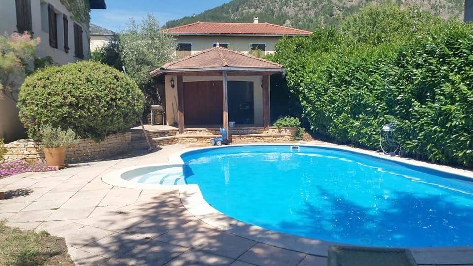 Appartement entier, Apartment - Ground Floor in Espinasses, Région de Gap