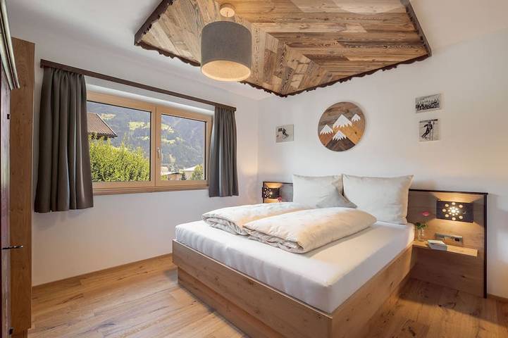Ganze Wohnung, 'Lottis Dahuam' Zentral gelegene Ferienwohnung in Fügen, mit Garten & Sauna in Tuxer Alpen, Fügen
