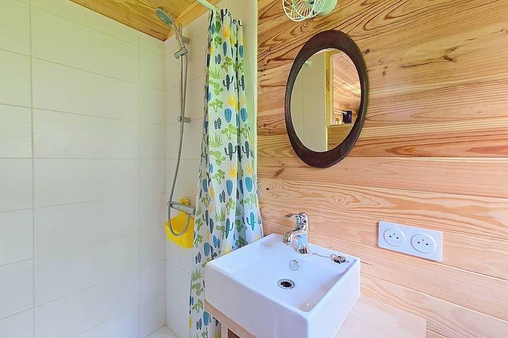 Location de vacances pour 2 personnes, avec jacuzzi et piscine ainsi que jardin et terrasse dans Lauraët - 3