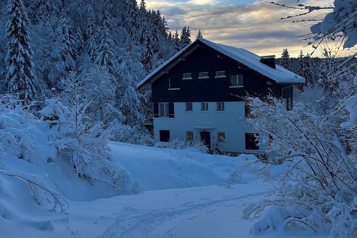 Chalet pour 4 personnes, avec Terrasse et Jardin à Les Rousses